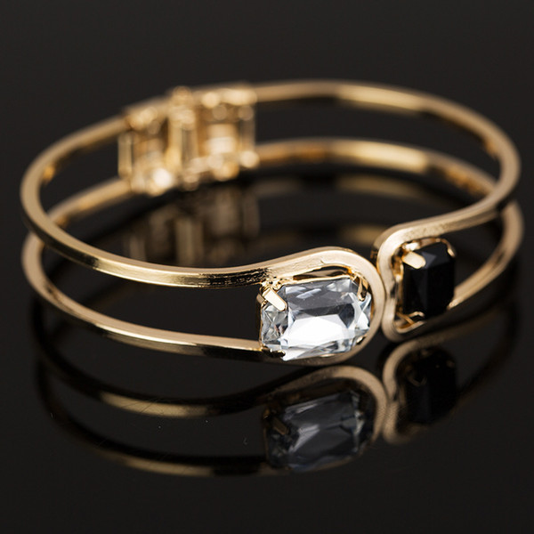 2018 Direct Selling Rushed Middle Eastern Alloy Hollowed Out Two Drilled Korean Wind Temperament Ladies Exquisite Fashion Bracelet Ornaments
