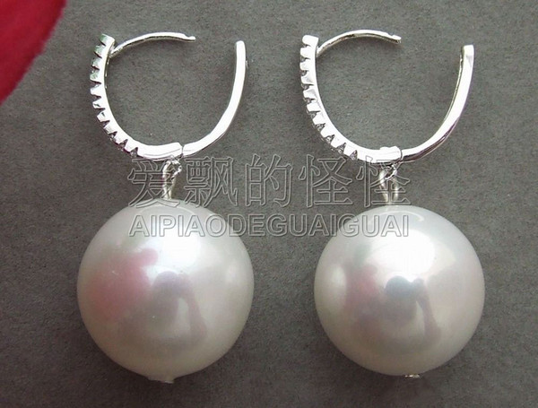 E081913 20MM Sea Shell Pearl Earrings