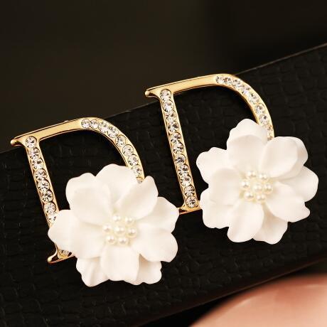 European Brand Letter D Pattern Stud Earrings For Women White Flower Stud Earrings 18K Gold Plated Korean Fashion Jewelry Accessories