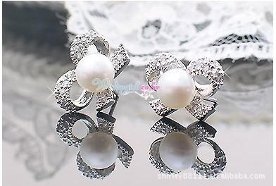 12 Pairs Wholesale White Pearl Crystal Butterfly Stud Wedding beaded Earrings