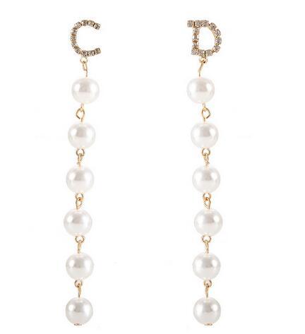 Long CD letters asymmetrically drilled Pearl Earrings Korean version of Baitao temperament banquet tasseled earrings earrings