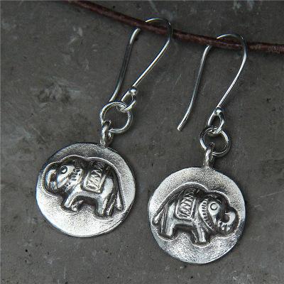 S925 make old silver, baby elephant earrings, earrings and earrings.