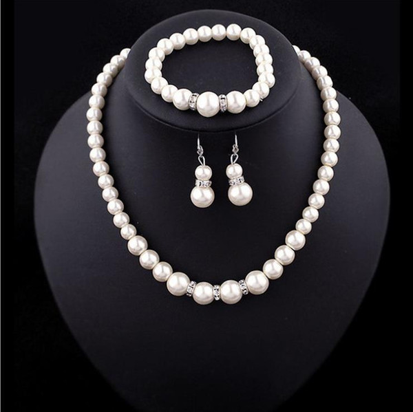 European and American fashion trend hip-hop simple classic pearl accessories pearl necklace earrings bracelet three sets of bride set decora