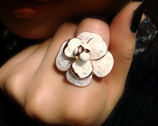 Fritillaria camellia ring white flowers rings earrings