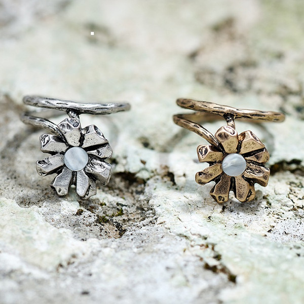 Women's Europe and USA Retro Style Flower Shell Ring Snap Street Basic Ring Creative Literary and Artistic Style Original Creative Design