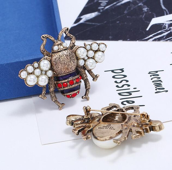 Retro Fashion Bee Brooch Collar Pins Pearl Crystal Insect Corsage Women Scarf Suit Shirt Dress Accessories Wedding Jewelry