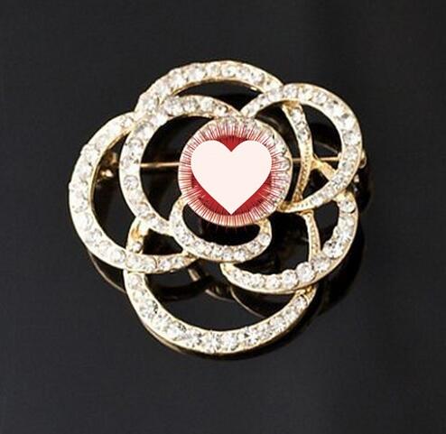 High-end Brand Letters Hollow Flower Brooch Pins Crystal Rose Flower Corsage Scarf Buckle Bouquet Corsage Brooches For Women Wedding Jewelry