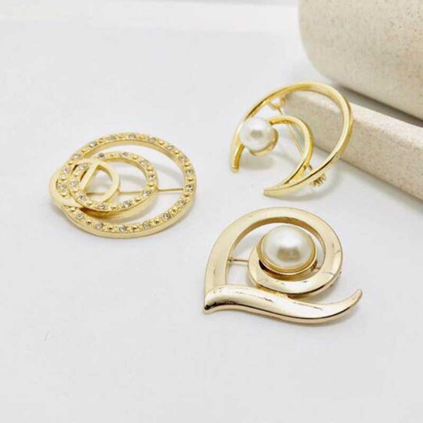 Eur Fashion Crystal Pearl Brooches Scarf Clips 14K Gold Moon Heart Shape Brooch Pins Women Girl Suit Lapel Pins Accessories Jewelry