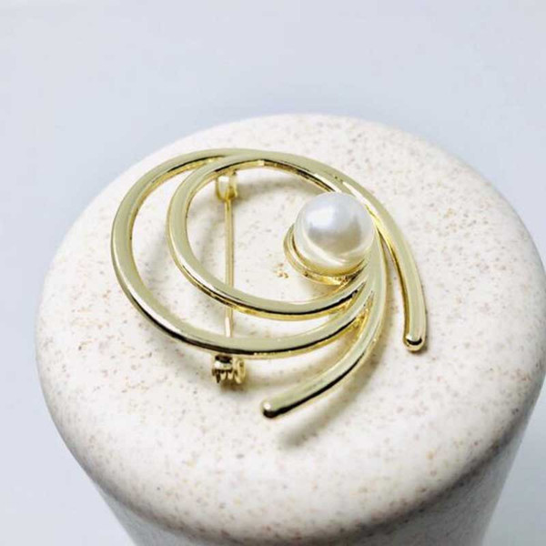 Fashion Pearl Flower Bouquet Corsage 14K Gold Brooches Scarf Clips Women Suit Lapel Pins Accessories Jewelry