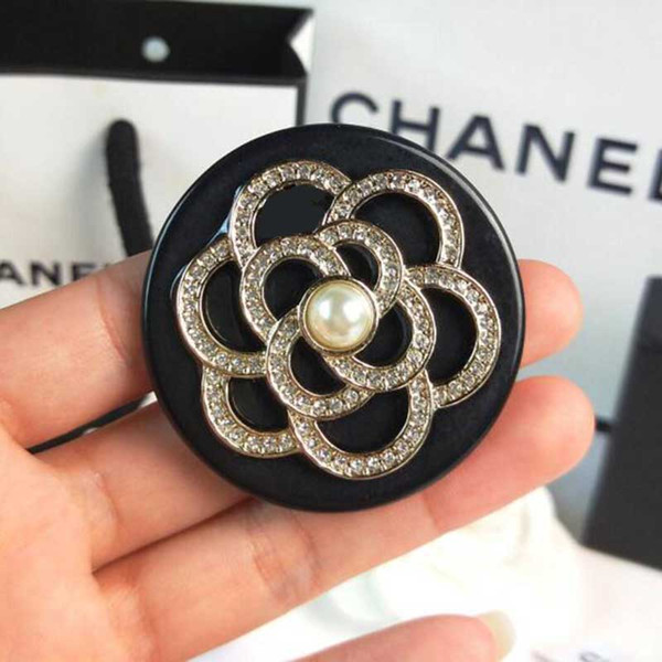 High-end Double Layers Letters Camellia Flower Bouquet Brooch Badge With Stamp Crystal Pearl Flower Brooch Pins For Women Charm Jewelry