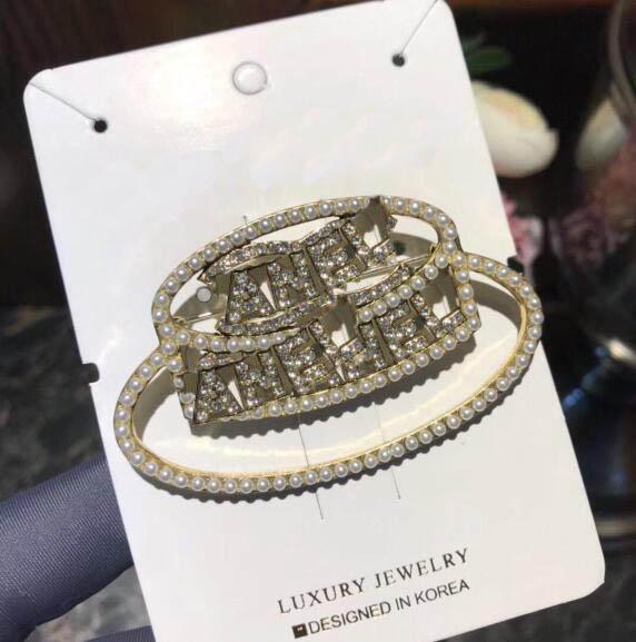 Personality Fashion Hollow Hat Shape Brooch Pins Crystal Pearl Letters Brooch Women Party Prom Jewelry Suit Accessory