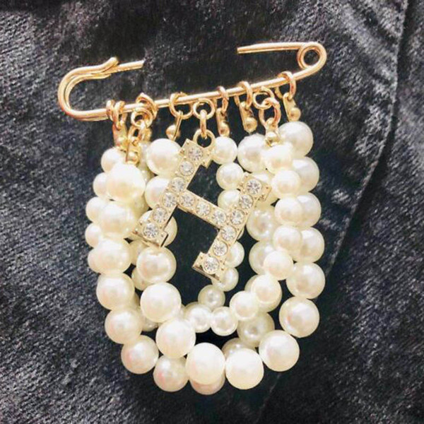 Elegant Women Multilayer Pearl Corsage Crystal Pearl Design Brooches Gold Tone Paperclip Brooch Pins Women Wedding Jewelry