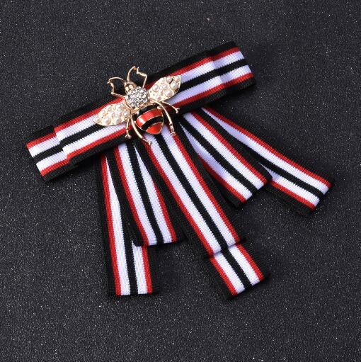 New Necktie Styles Bee Brooches Handmade Stripe Bowknot Corsage Crystal Enamel Bee Corsage For Women Gir Preppy Style Shirt Accessoreis