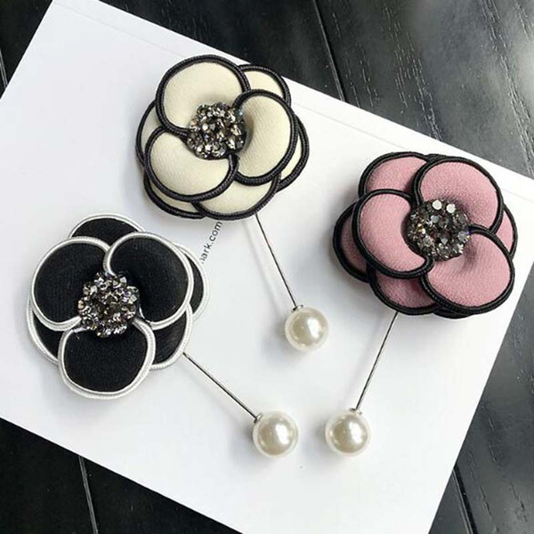 Korea Fashion Multicolor Crystal Pearl Camellia Flower Brooch Pins Handmade Fabric Flower Brooch Women Suit Lapel Pins Accessories Jewelry
