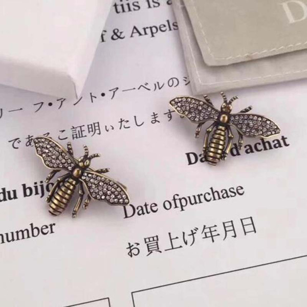 Vintage Brand Design Bee Letters Brooch Pins Crystal Rhinestone Brooch Scarf Clips Women Suit Lapel Pins Accessories Jewelry