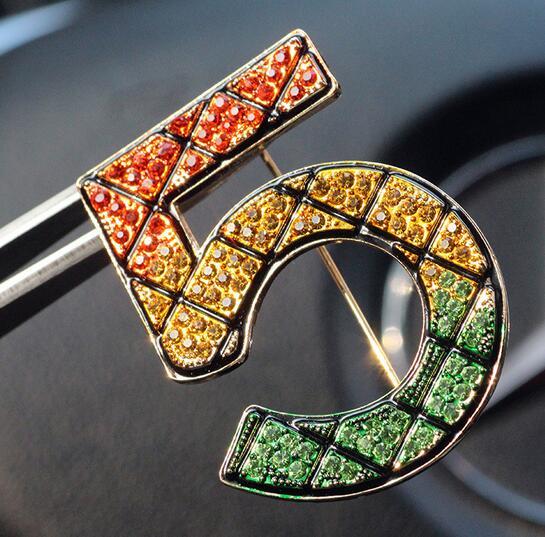 Fashion Rainbow Crystal Brooches Number 5 Brooch Pin Lapel Pins Shining Cubic Rhinestone Corsage For Suit Shirt Accessories Jewelry