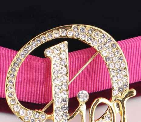New Popular Hollow Letters Brooches Corsage Crystal Rhinestone Brooch Pins Scarf Clips For Women Suit Accessories Jewelry