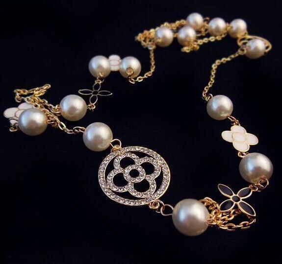 High Quality Crystal Pearl Enamel Necklace Delicate Four Leaf Clover Pendant Sweater Chain For Women Wedding Jewelry Accessories
