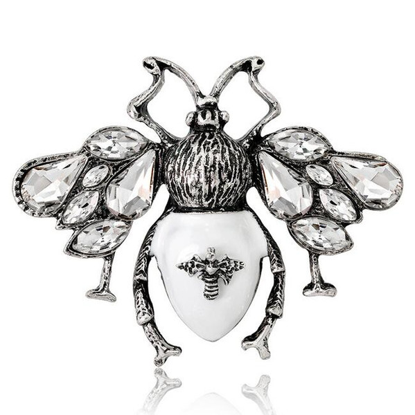 Latest Fashion Insect Butterfly Brooch Silver Plated Collar Pins High Quality Crystal Rhinestone Corsage Women Girl Jewelry Gift Accessories