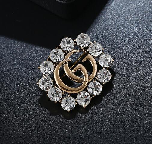 Retro Letters Design Brooches Corsage Clear Crystal Rhinestone Lapel Pins Brooch Pin Broach For Women Girl Suit Accessories Wedding Jewelry