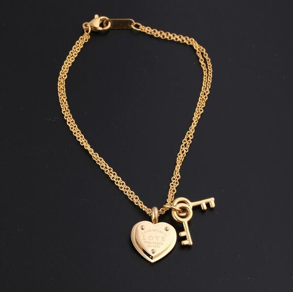 Eur Fashion Heart Shape Keying Pendant Bracelet 3 Colors 18K Steel Titanium Bangle For Women Charm Bracelet Chain Jewelry Accessories