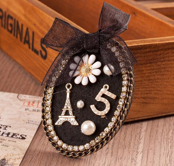 Luxury Number 5 Brooches Eiffel Tower Corsage Crystal Pearl Brooch Pin Woemn Girl Scarf Suit Dress Accessories Jewelry