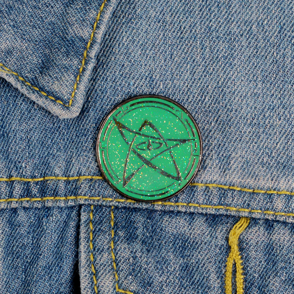 Magic Game Enamel Pin Green Round Pentagram Magic Circle Hard Enamel Brooches Lapel Pins Gift For Friend