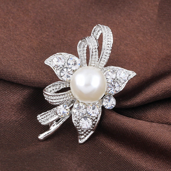 Luxury Crystal Flower Brooches Pins Corsage Scarf clips Bridal bouquet silver Brooch Women Wedding Designer Jewelry Christmas 170672