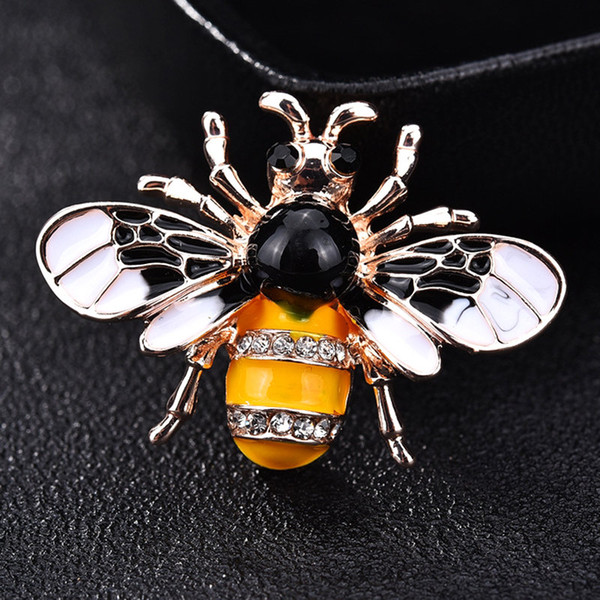 Fashion New Wasp Bee Brooch Female Korean Version Of Personalized Jewelry Drops Oil Coat Simple Insect Brooch Accessories