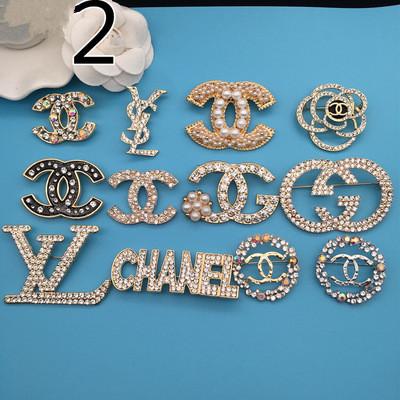 Wholesale Letters Brooches Retro Colorful Crystal Corsage Geometry Cubic Gemstone Brooch Pin Lapel Pins For Women Suit Accessories