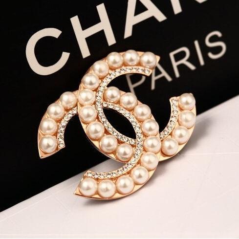 Famous Designer Brooches Hot Crystal Rhinestone Letter Brooch Pin Corsage Luxury Brooches Women Fashion Jewelry Costume Decoration Promotion