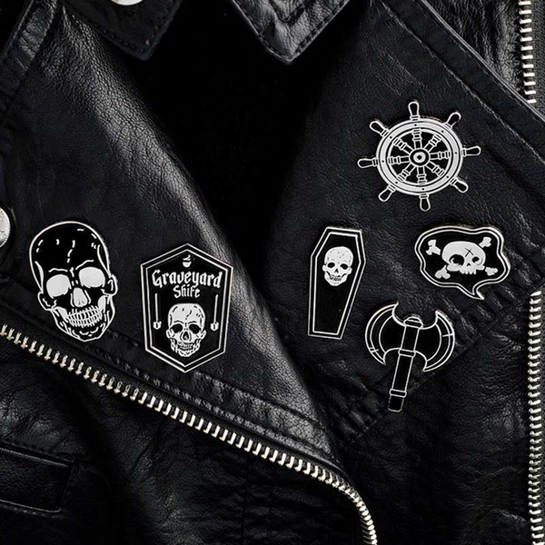 Pirate Pins Skeleton Skull Rudder Coffin Brooches Denim jacket Shirt Collar Lapel Pin Buckle Badge Punk jewelry drop shipping