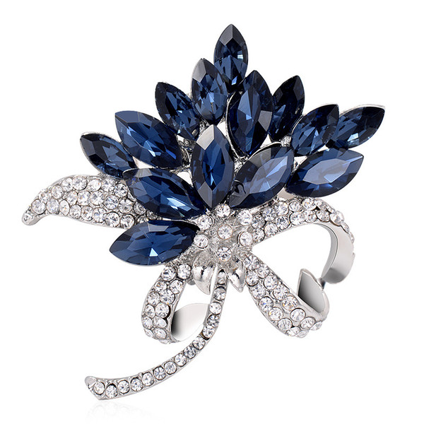 Pretty Chic Flower Brooch Trendy Jewelry Rhinestone Brooch Pins Charming Women Big Crystal Banquet Decoration Fashion Jewelry