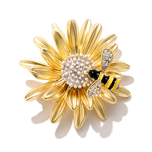 Beautiful 3D Bee Chrysanthemum Daisy Flower Brooch Fashion Corsage Brooch Pins for Women Coat or Wedding Bouquets Handmade Gifts