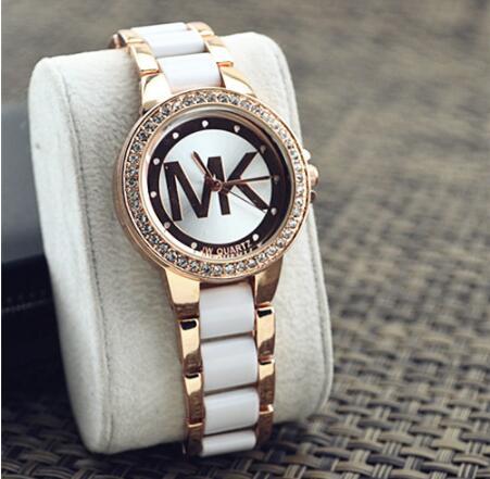 2018 new Korean fashion letters imitation ceramic female students rhinestone bracelet watch fashion bracelet quartz watch watch high-grade B