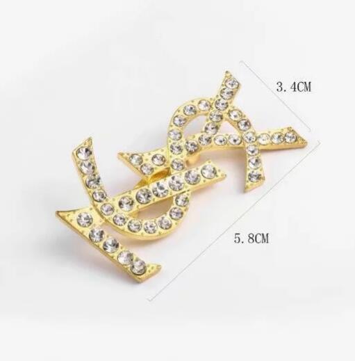 The latest women's luxury designer Dangle brooch retro crystal statement brooch famous European brand high quality jewelry 34535