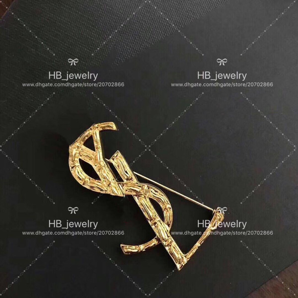 Popular fashion brand High version vintage Golden Letters brooch for lady Design Women Party Wedding gift Luxury Jewelry for Bride..