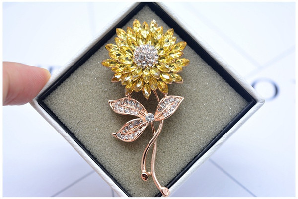 Hot Sale and Brand New Sunflower Inset Diamond Brooch Korean Version Hot Style Fashion High-grade Flower Corsage a Batch of Factory Direct S