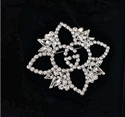 New autumn and winter simple style of European and American trendy superflash zirconia pin pin female