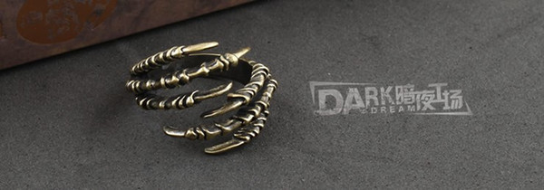 2018 The latest elements Fashion Gothic retro ring Fashion exaggerated dragon claw ring Punk gothic ring wholesale Free shipping