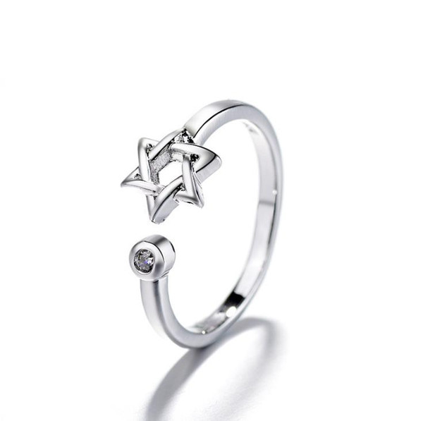 The stars are studded with six stars, rings, six horns, and small fingers.