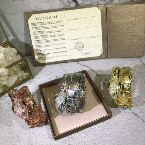 Women's Ring Green Zircon Fashion High-end Boutique New hot high carbon drill, perfect inner ring, real gold plating, lifelike