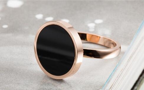 Japan and South Korea rose gold jewelry simple fritillary titanium titanium ring inlaid with shell big exaggerated personality