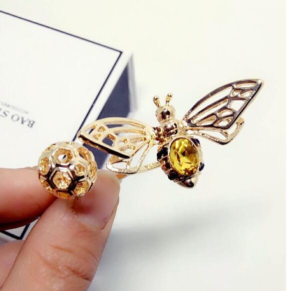 Fashion new hot selling bee double finger open ring female Japanese and Korean hipsters exaggerated personality index ring jewelry double fi