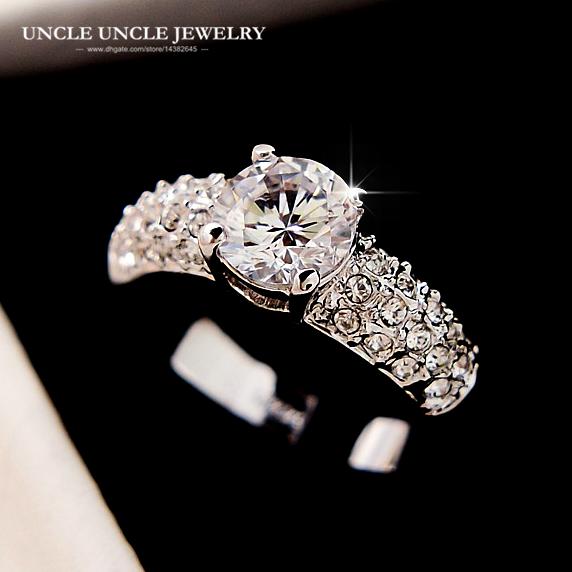 White Gold Color Clear Zirconia Studded 4 Prong Hearts & Arrows Classic Luxury Women Engagement Ring Wholesale Fashion Gift