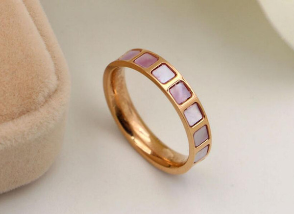 New Korean version of the multi-color box color shell red shell rose gold ring high quality powder shell titanium steel ring female