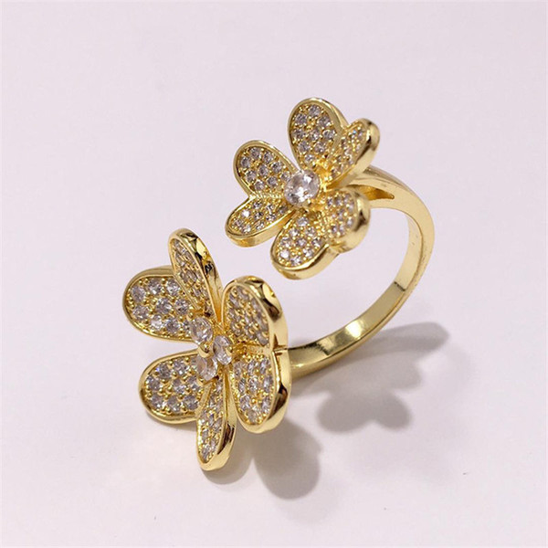 Hot Luxury Full Diamond Ring Women Fashion Design Heart Flowers Rings Ladies Engagement Rings Fine Jewelry Lover Gifts