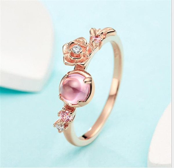 Princess ring plated with rose gold, three-dimensional flower crystal ring.