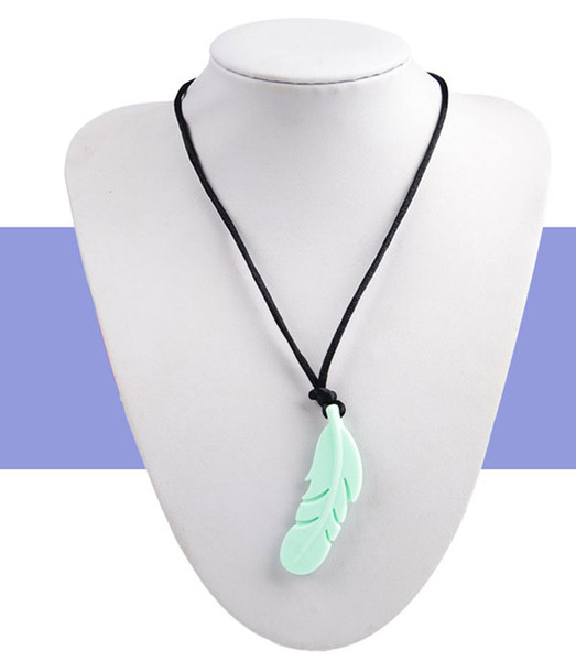 New Fashion Silicone Feather Teethers BPA Free Baby Silicone Teething Beads Feather Pendant Necklace Baby Chewable Nursing Jewelry Wholesale