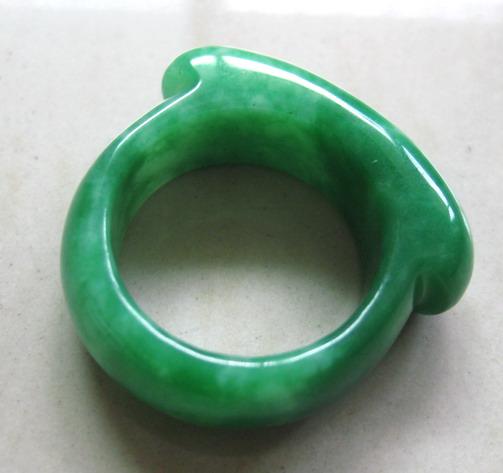 2017 NEW model real stone emerald green jade hand engraving Rings Wholesale and retail free shipping best ring